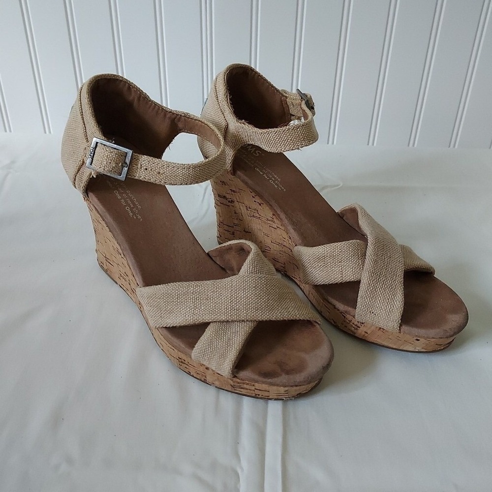 TOMS Oatmeal Canvas Strappy Cork Wedge Sandals Tan Boho Beachy Earthy 7.5